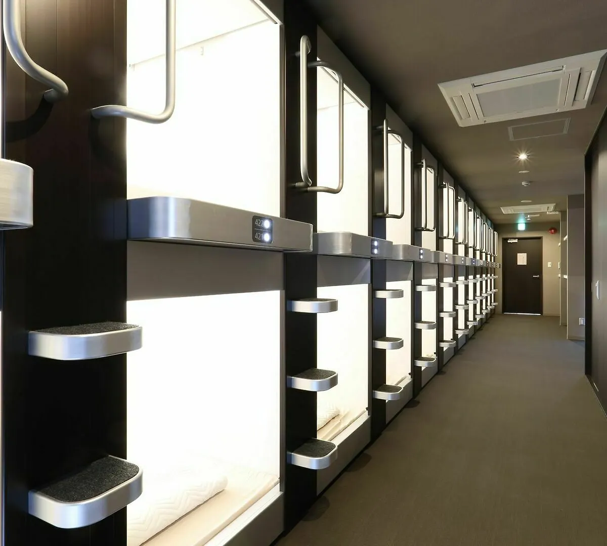 カプセルホテル京都 2*, 京都市 日本