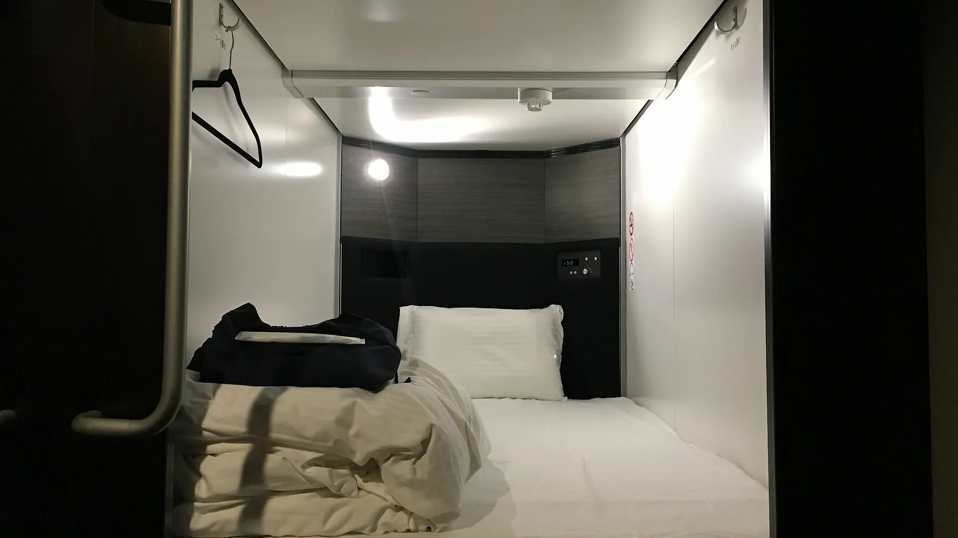 カプセルホテル京都 日本